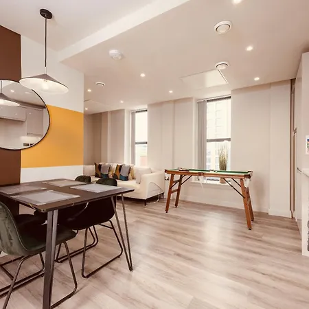 Penthouse 2br Duplex&free Parking شقة ليدز