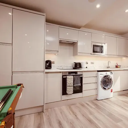 Penthouse 2br Duplex&free Parking * Λιντς