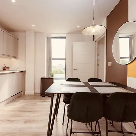 Penthouse 2br Duplex&free Parking * Λιντς