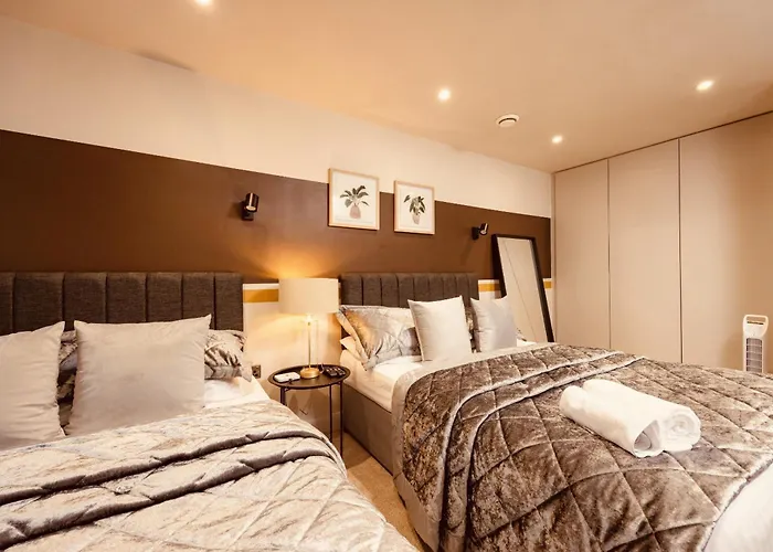 Penthouse 2br Duplex&free Parking Apartment *